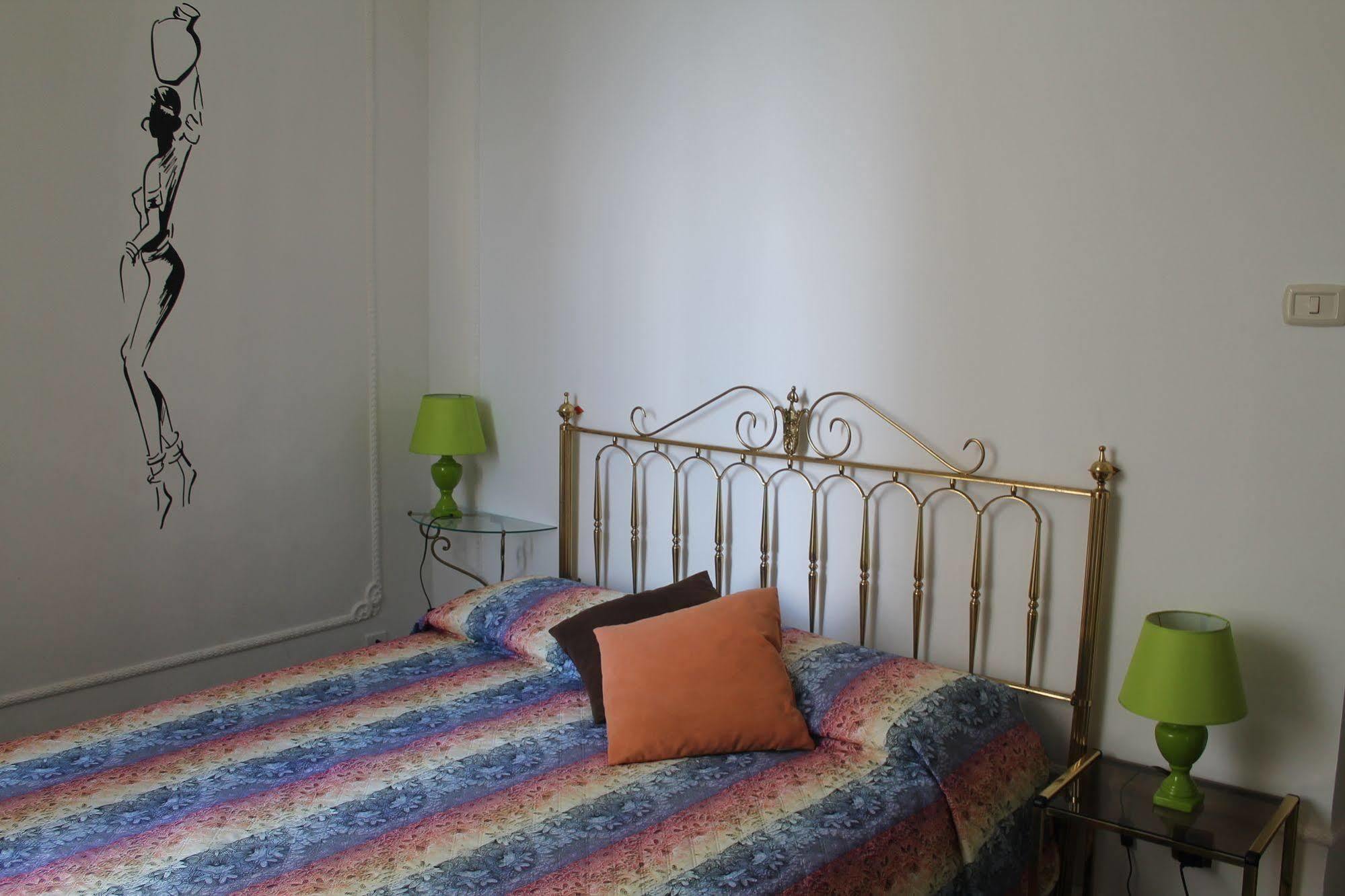 Appartamento In Centro Zona Fiera,Davanti Al Galliera เจนัว ภายนอก รูปภาพ